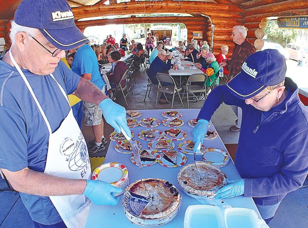 20210714-160933-T.Serving blueberry pie.tif
