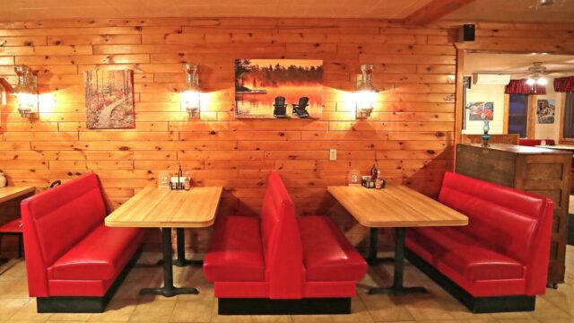 Booth-Dining_67343CA3-918C-1EC4-EF6CBA2836B5B231-67343559e55c22b_6734465f-942e-f6ae-823b5a38c94667da