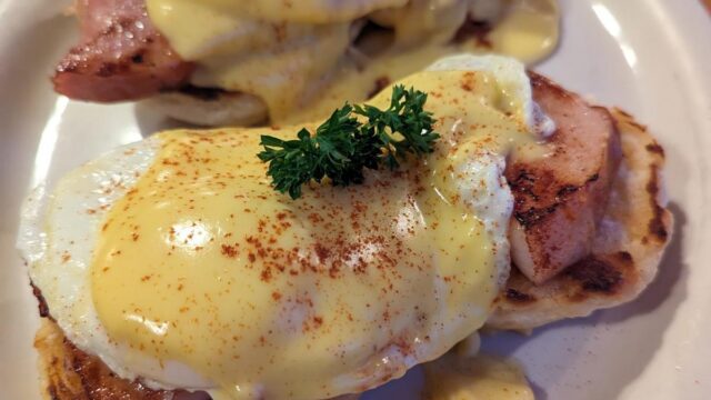 Eggs-Benedict-Tower-Cafe_67648091-91FB-12F0-EEE99B4141C39096-67647f4cc10be79_67648c49-c291-437a-68de26b78306b96b