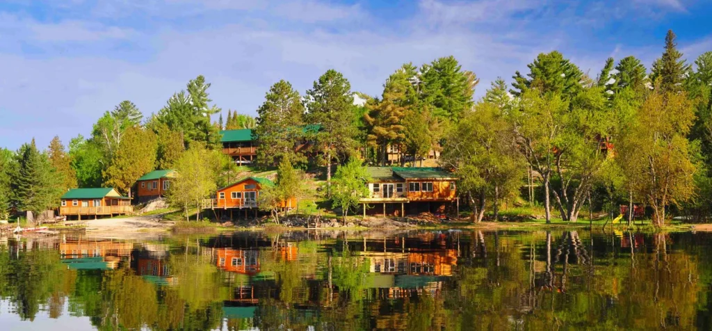 A lakefront view of Retreats on White Iron Lake.