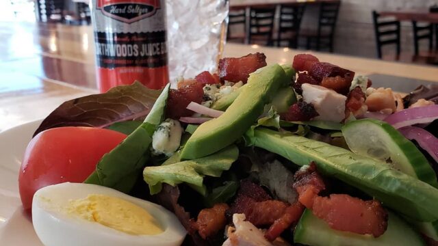 Salad_2048A9BB-5056-A36F-232158E3AABB9E0A-2048a91f5056a36_2048ae6d-5056-a36f-23da0c5aecc33e58