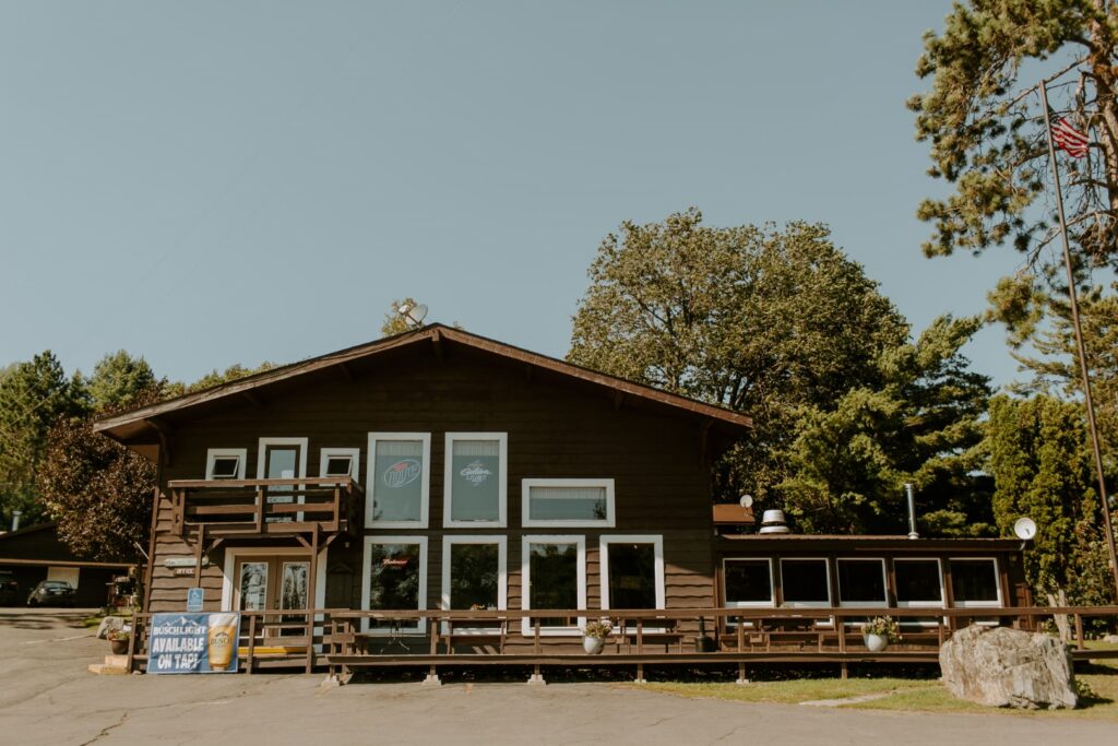 The main building of the Silver Rapids Lodge.