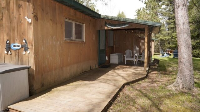 The outside of the Spruce Cabin at Shagawa Beach Cabins.