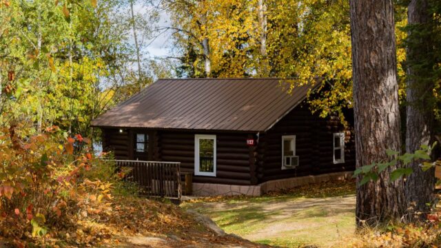 The outside of one of the cabins at Veterans on the Lake.