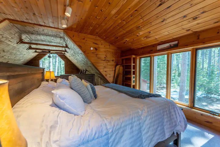 bedroom_7DC3B2CA-5056-A36F-23752D15163AF069-7dc3b2015056a36_7dc3b839-5056-a36f-239b39f94a496f66