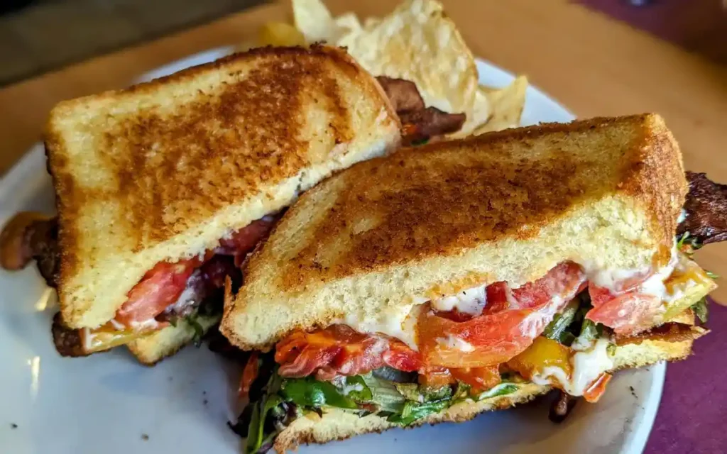 BLT Tower Cafe 672D6BD9 A694 FD14 96D163FDF3AD36D2 672d6a6dec70aae 672d805b ddae 8e82 56d9a95ec48892ca